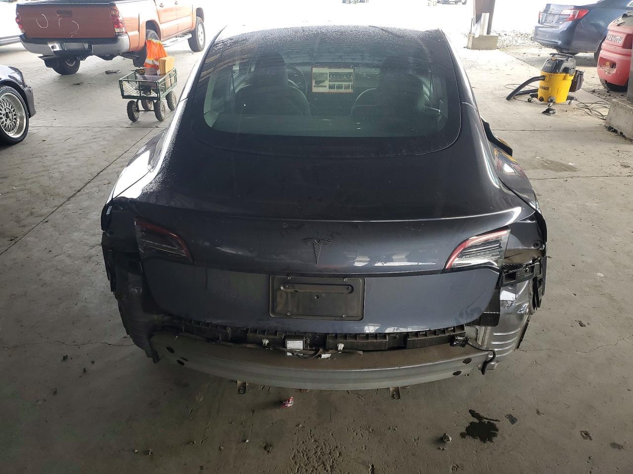 2023 Tesla Model 3 - Image 6