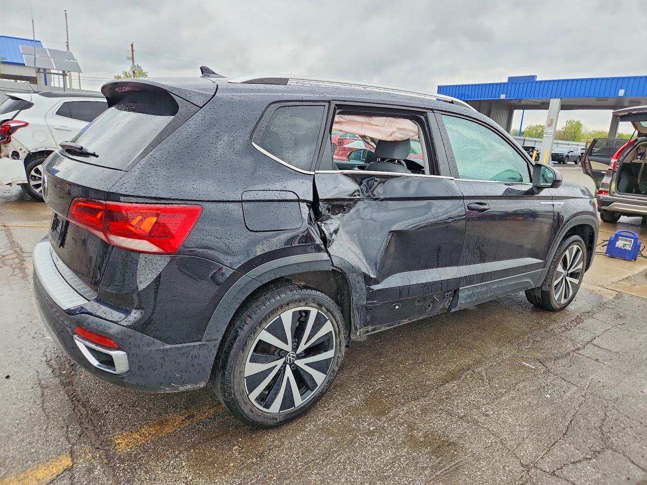 2022 Volkswagen Taos Se Iq Drive - Image 3