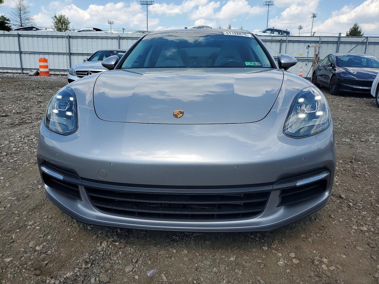 2018 Porsche Panamera 4 Sport Turismo - Image 5