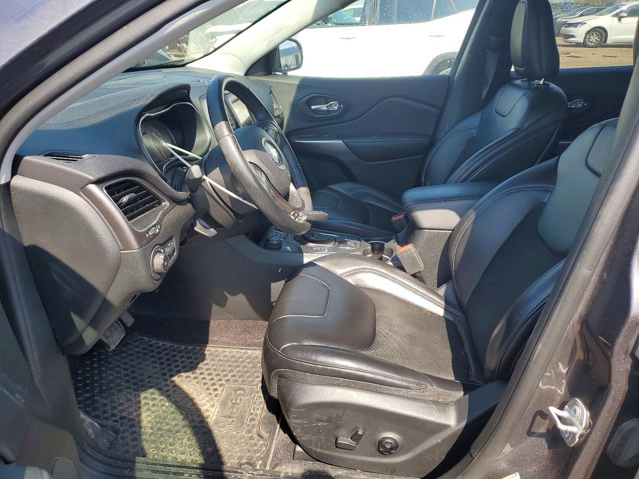 2019 Jeep Cherokee Latitude Plus - Фото 7