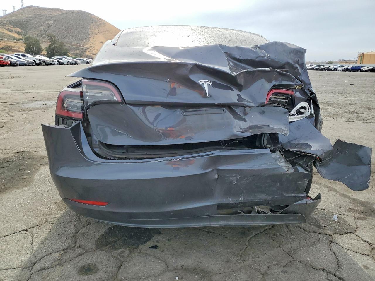 2023 Tesla Model 3 - Фото 6