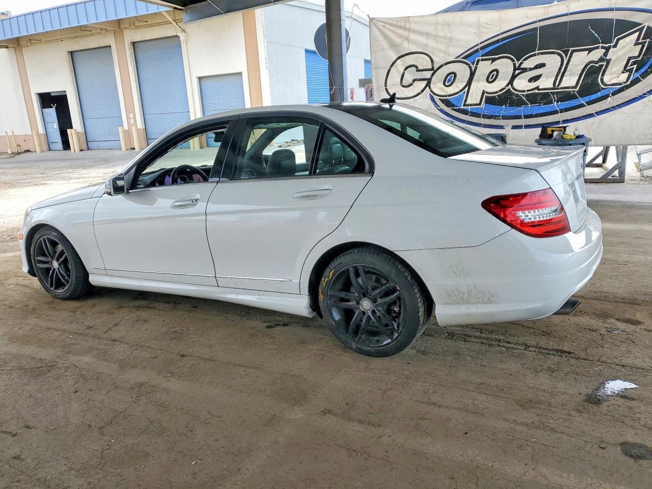 2014 Mercedes-Benz C 250 - Image 2