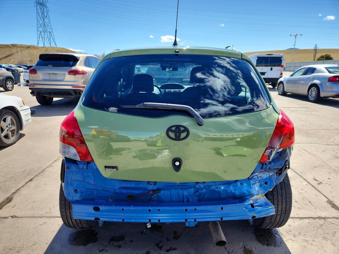 2010 Toyota Yaris Base - Фото 6