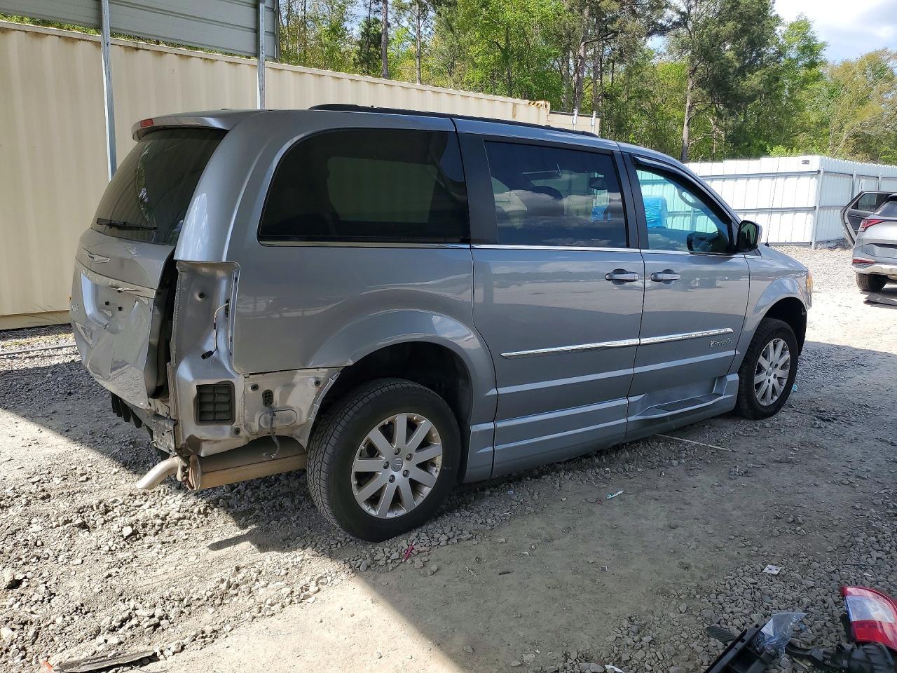 2015 Chrysler Town & Country Touring - Фото 3