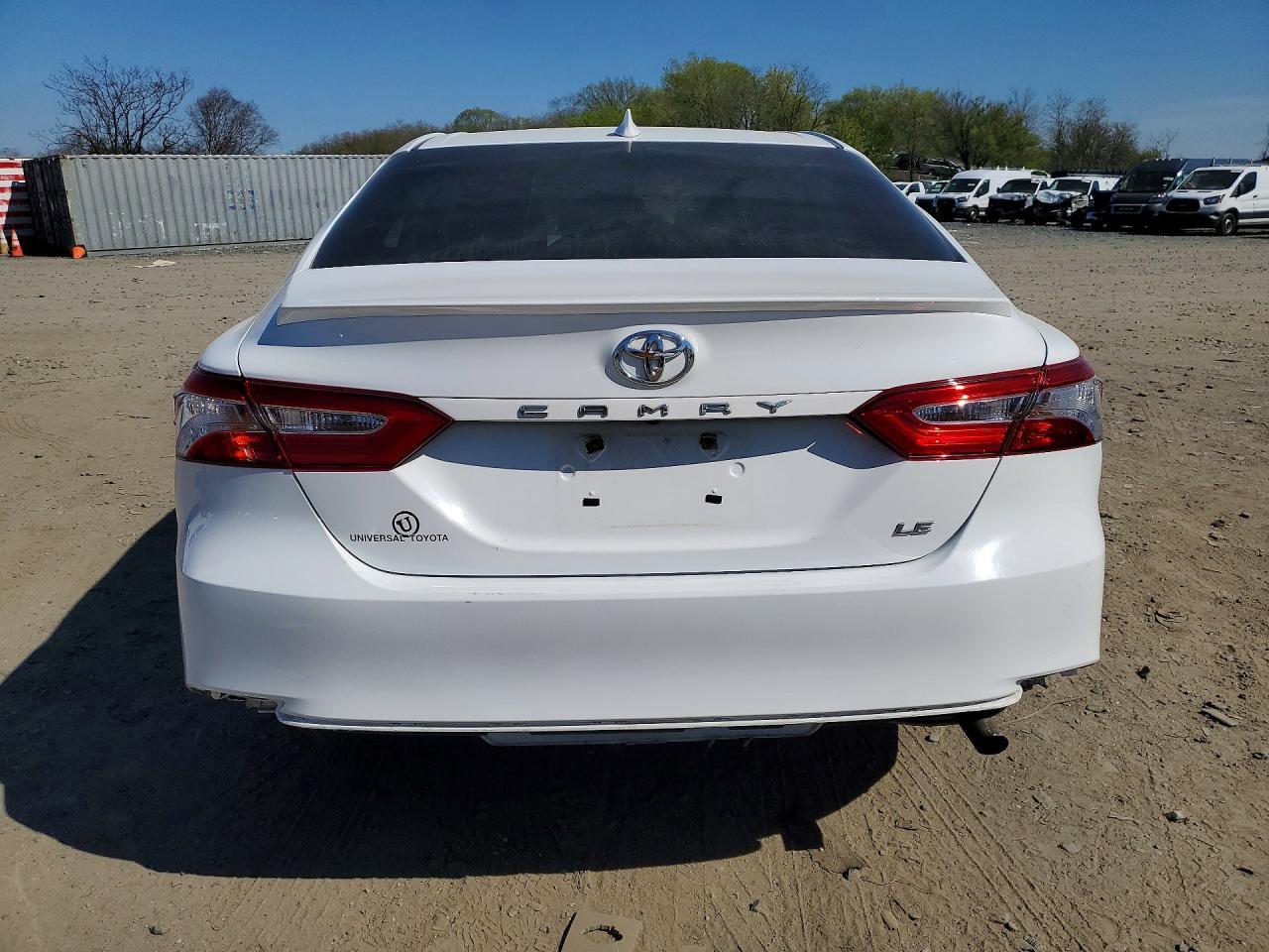 2019 Toyota Camry Le - Фото 6