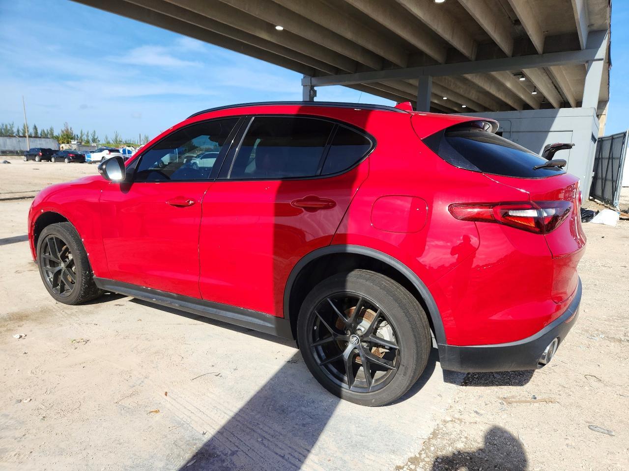2021 Alfa Romeo Stelvio Sport - Фото 2