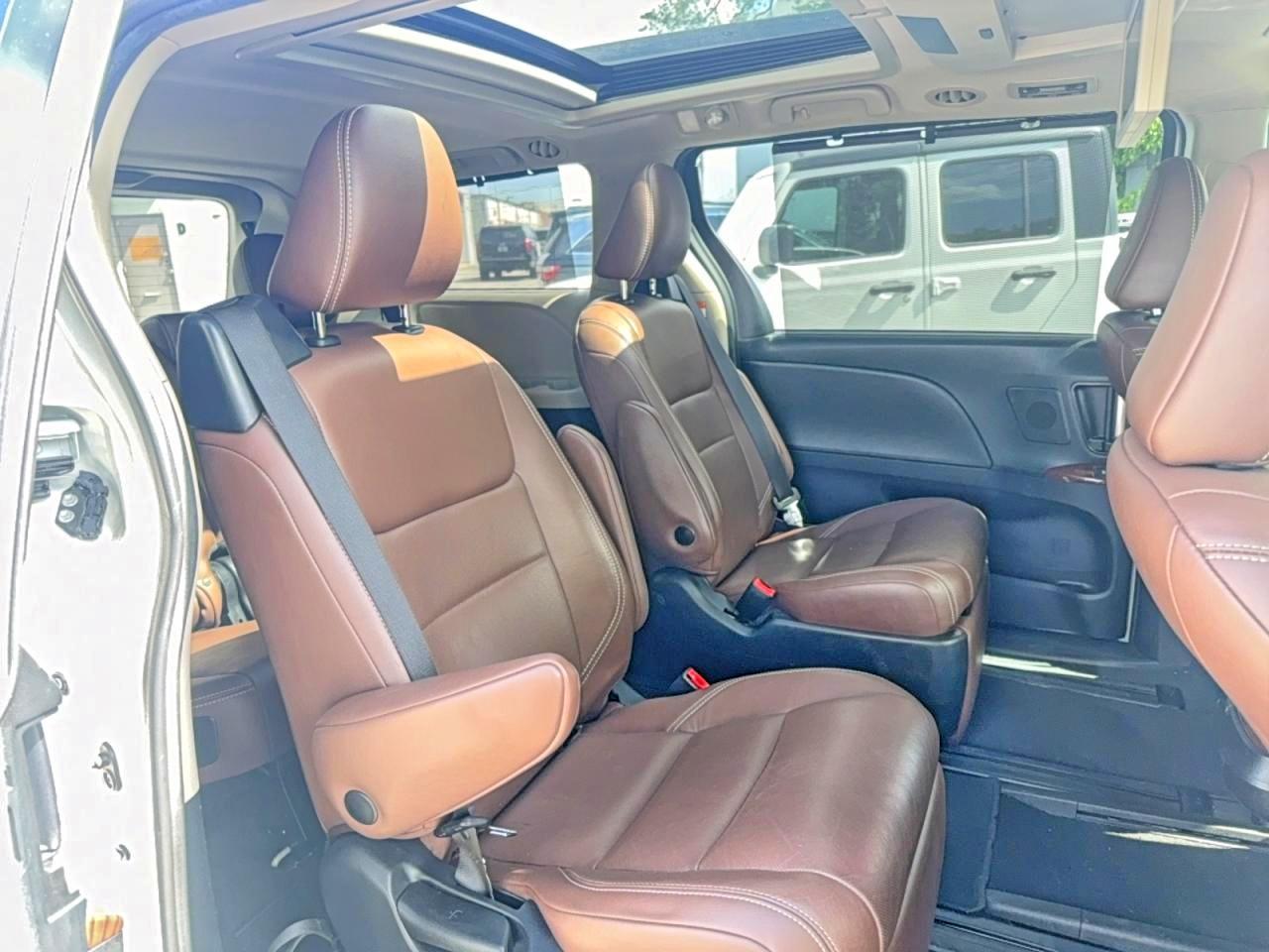 2020 Toyota Sienna Limited Premium 7-Passenger - Фото 6