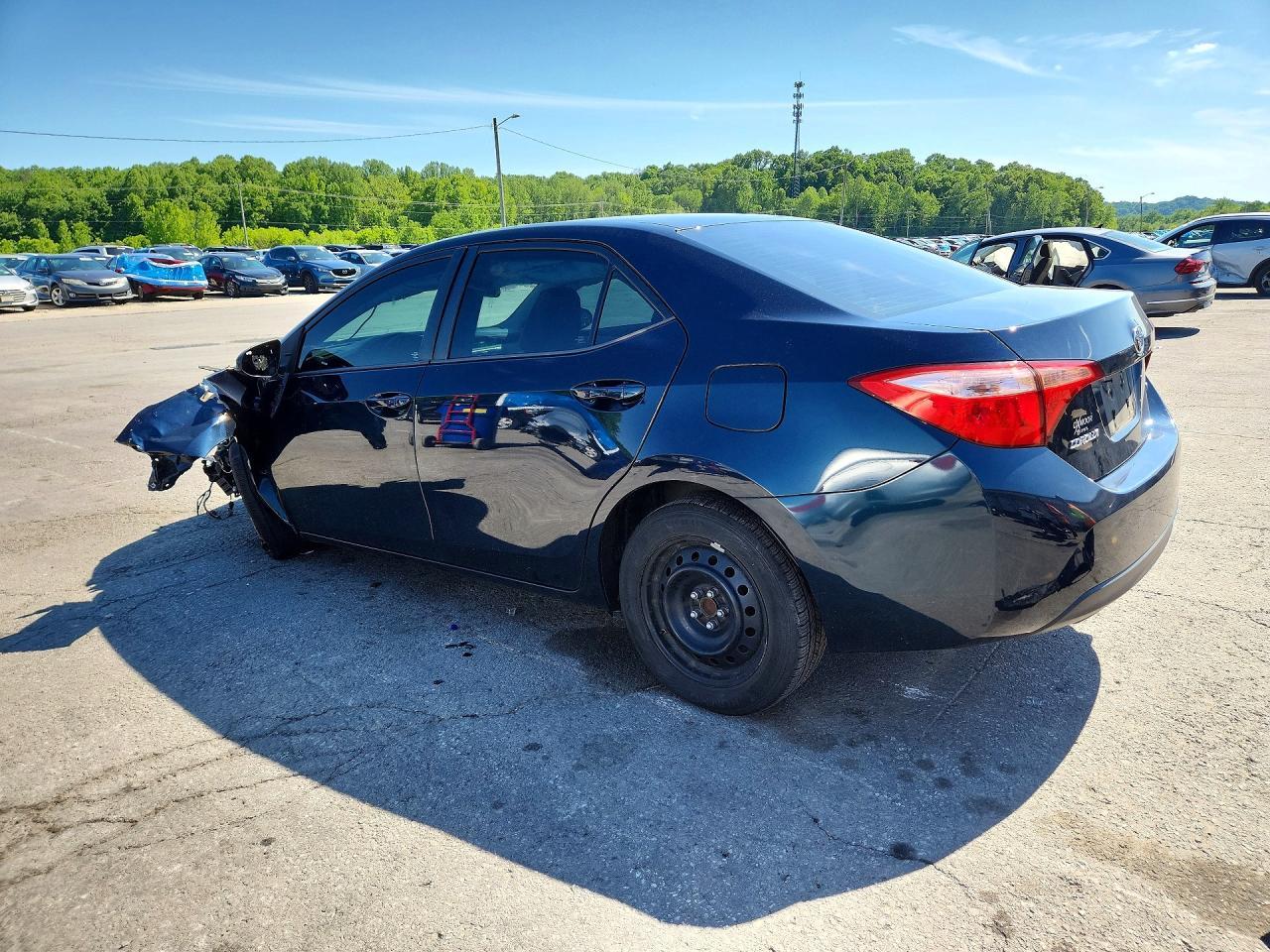 2017 Toyota Corolla Le - Фото 2