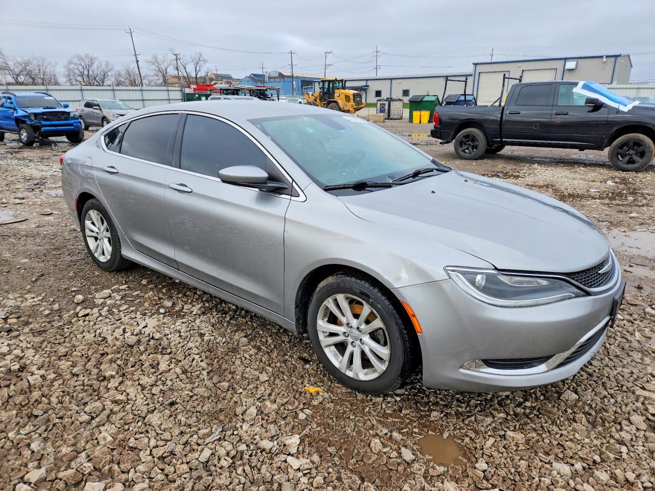 2015 Chrysler 200 Limited - Image 4