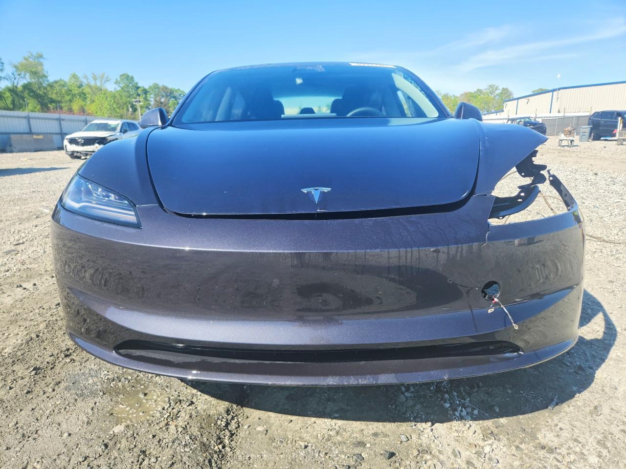 2025 Tesla Model 3 - Фото 5
