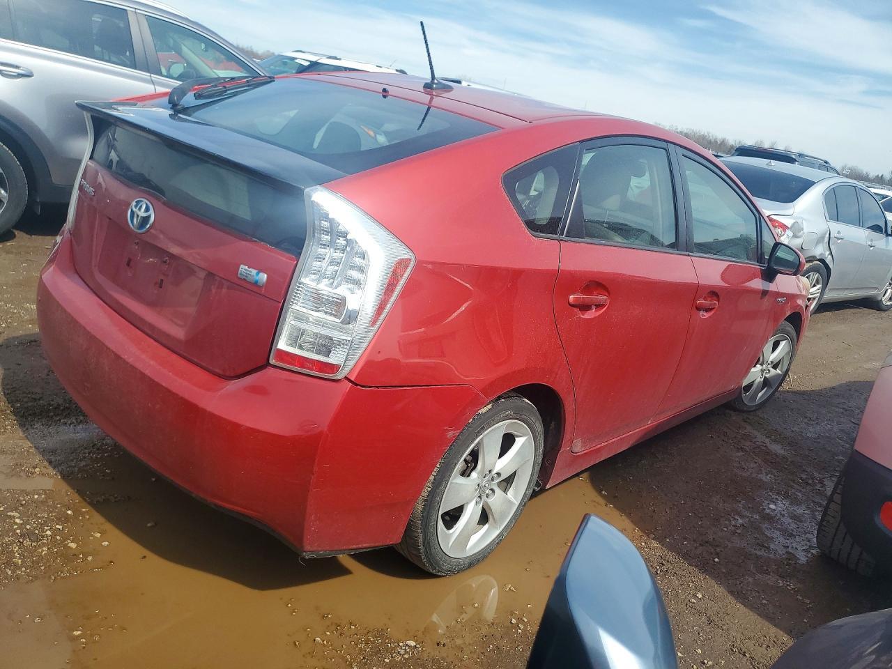 2010 Toyota Prius V - Фото 3