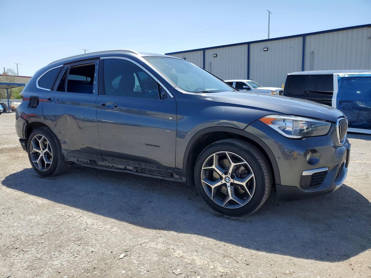 2017 BMW X1 Sdrive28I - Фото 4