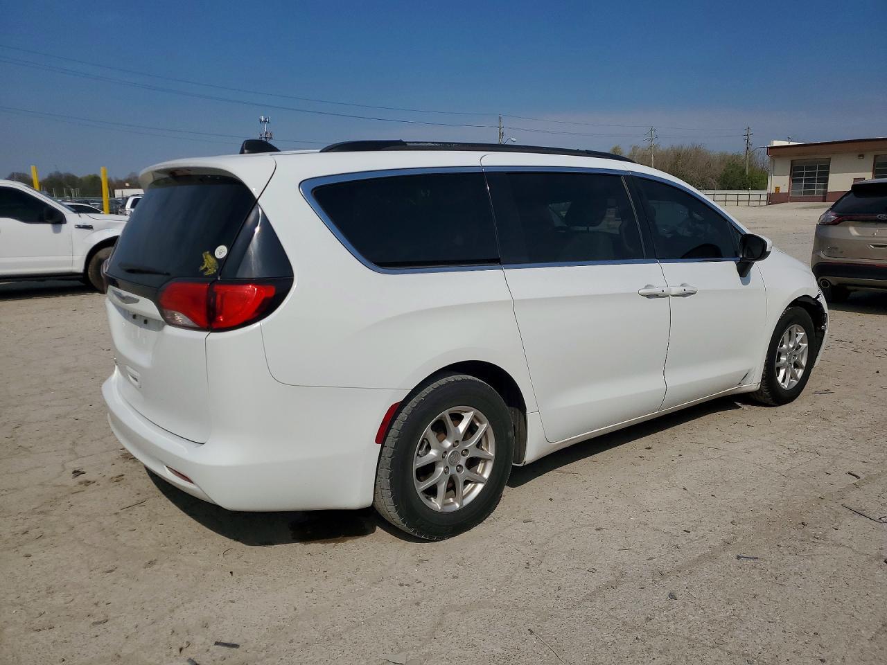 2021 Chrysler Voyager Lxi - Фото 3