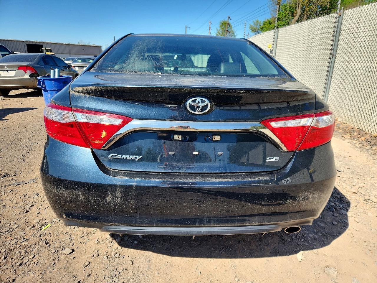 2017 Toyota Camry Se - Фото 6