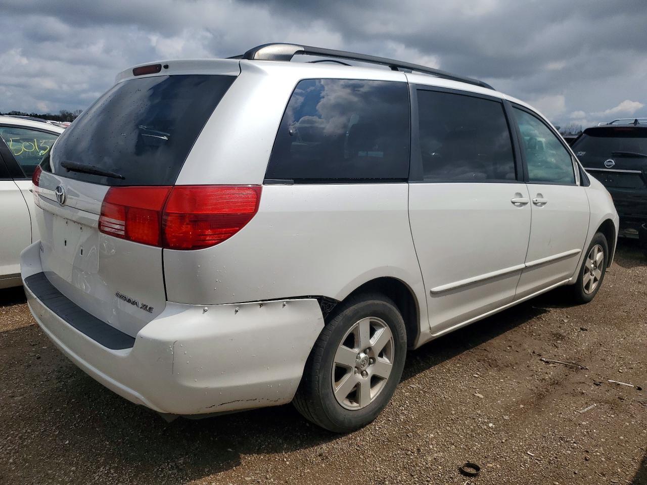 2004 Toyota Sienna Xle 7 Passenger - Image 3