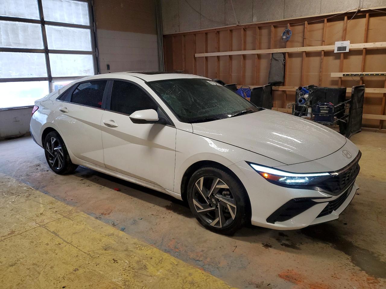 2025 Hyundai Elantra Hybrid Limited - Image 4