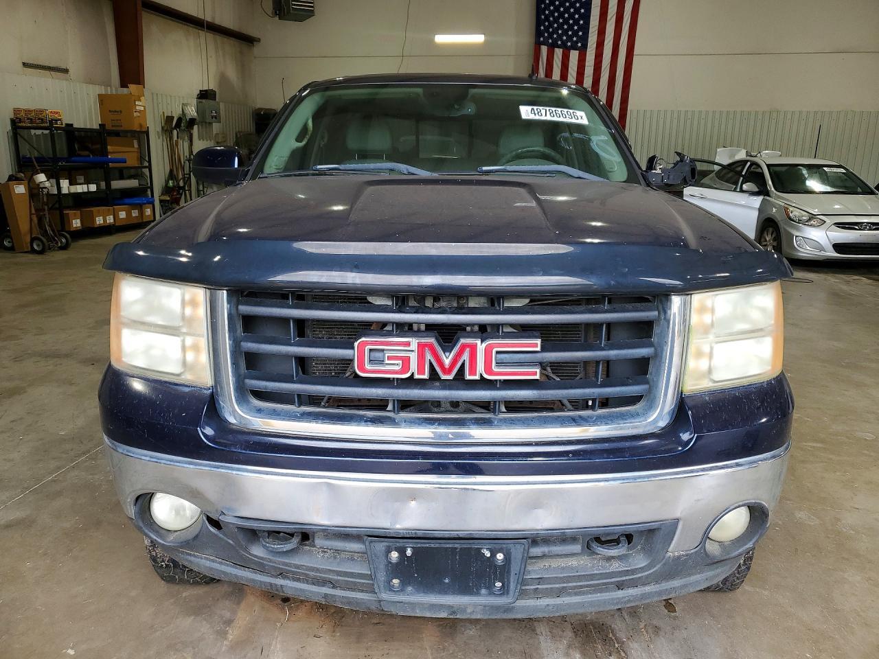 2008 GMC Sierra C1500 - Image 5