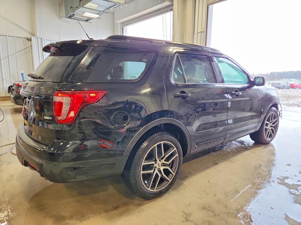 2018 Ford Explorer Sport - Фото 3