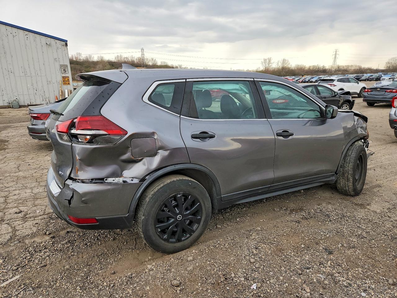 2018 Nissan Rogue S - Фото 3