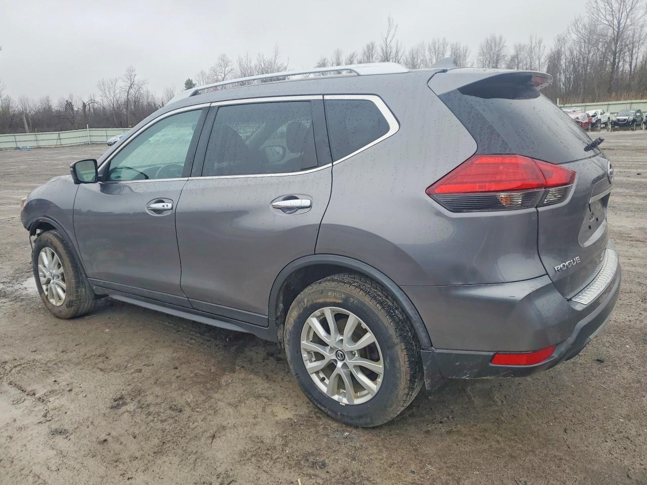2017 Nissan Rogue Sv - Image 2