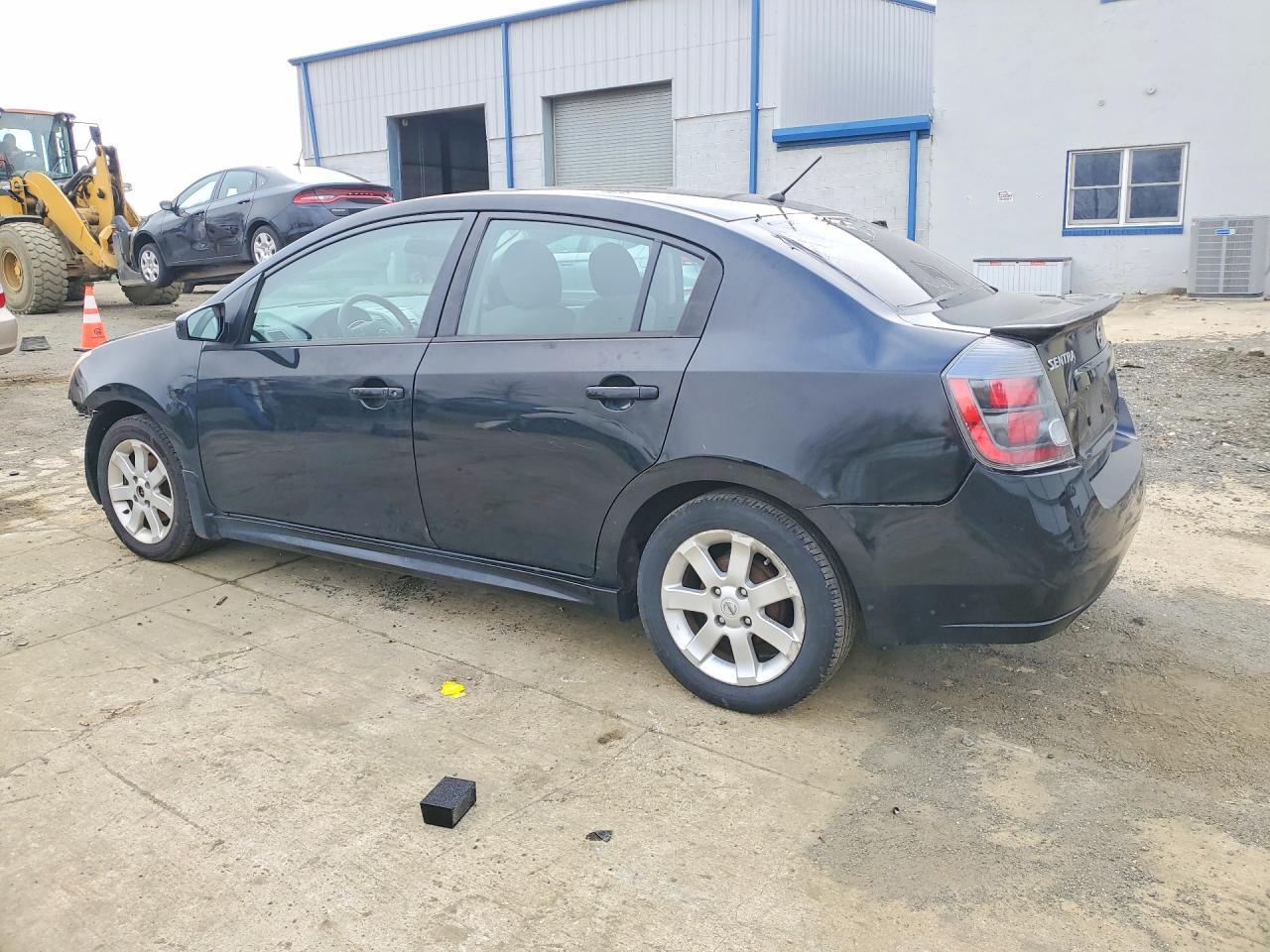 2010 Nissan Sentra - Фото 2