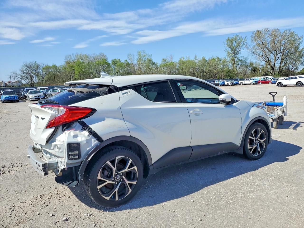 2018 Toyota C-Hr Xle - Image 3