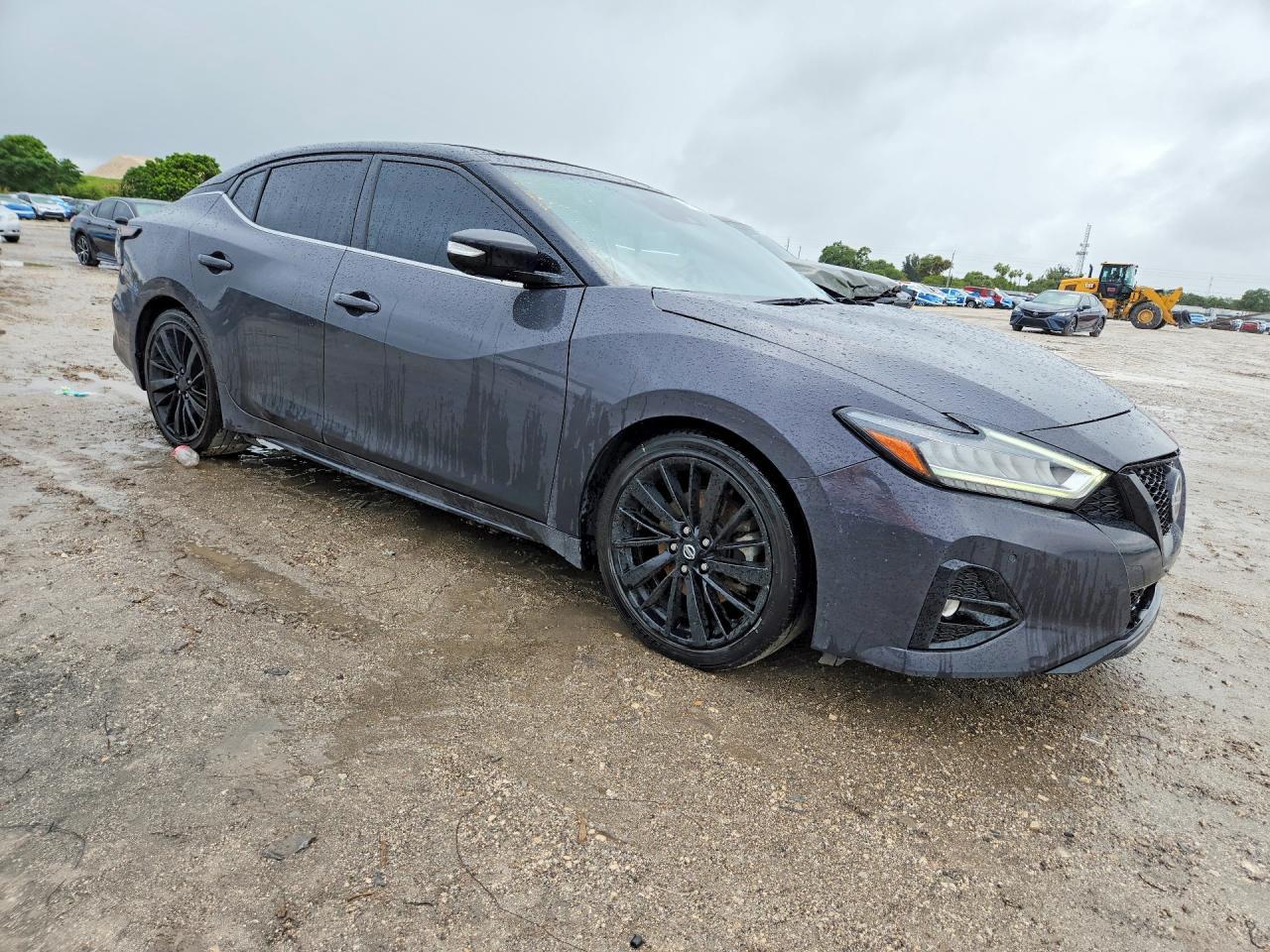 2021 Nissan Maxima Platinum - Image 4