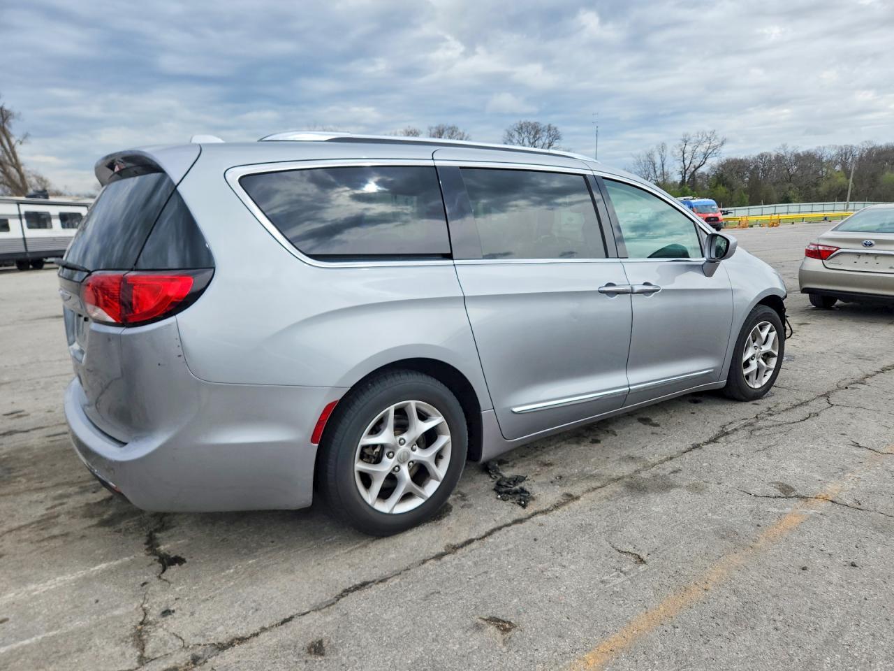 2018 Chrysler Pacifica Touring L Plus - Image 3