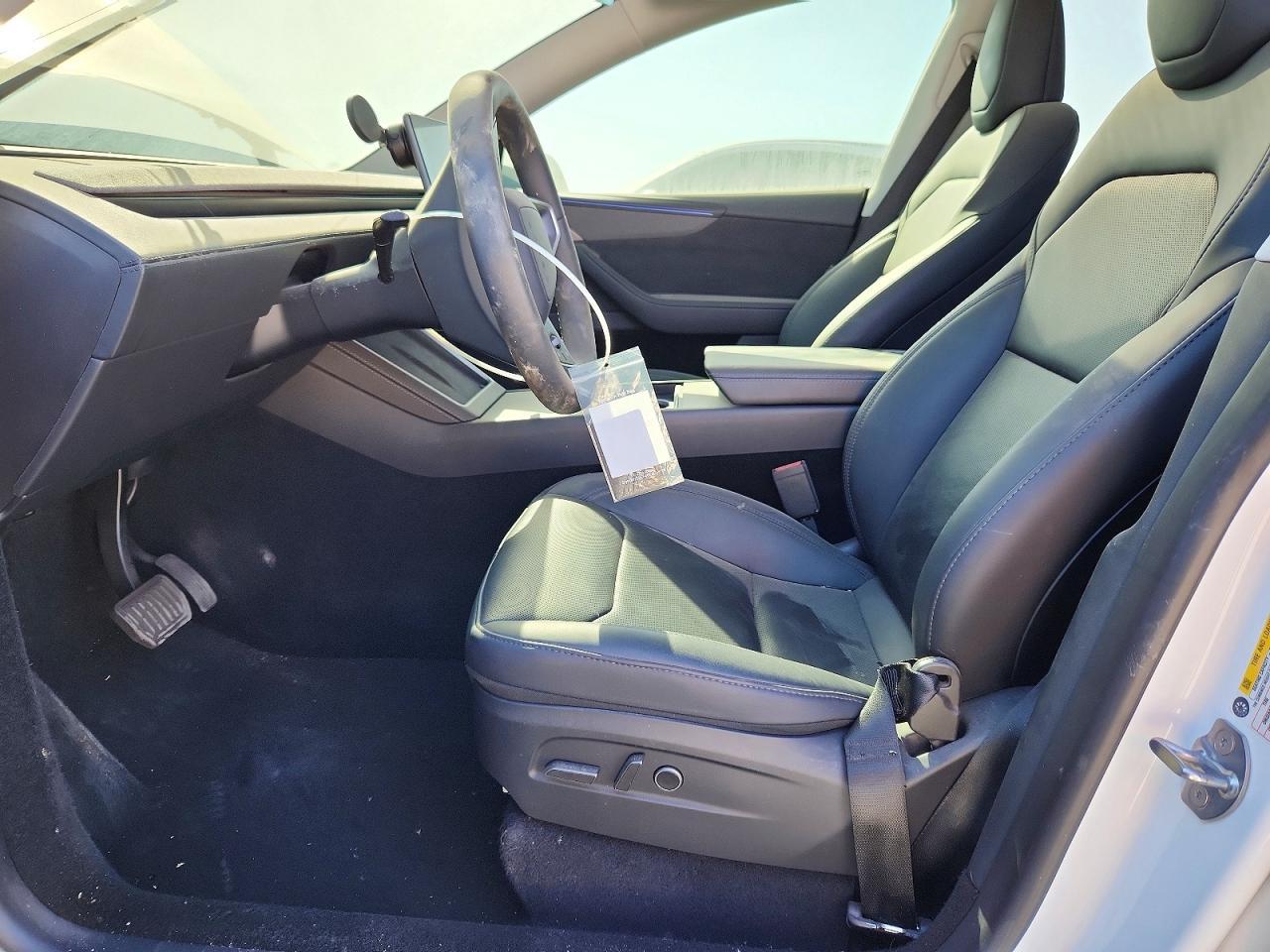 2026 Tesla Model Y - Image 7