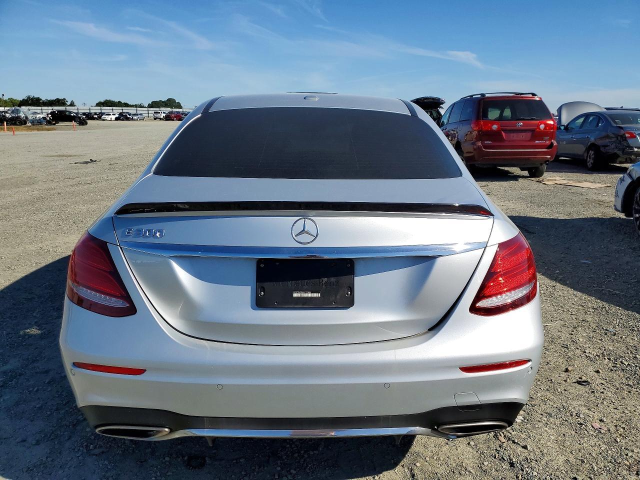 2017 Mercedes-Benz E 300 - Image 6