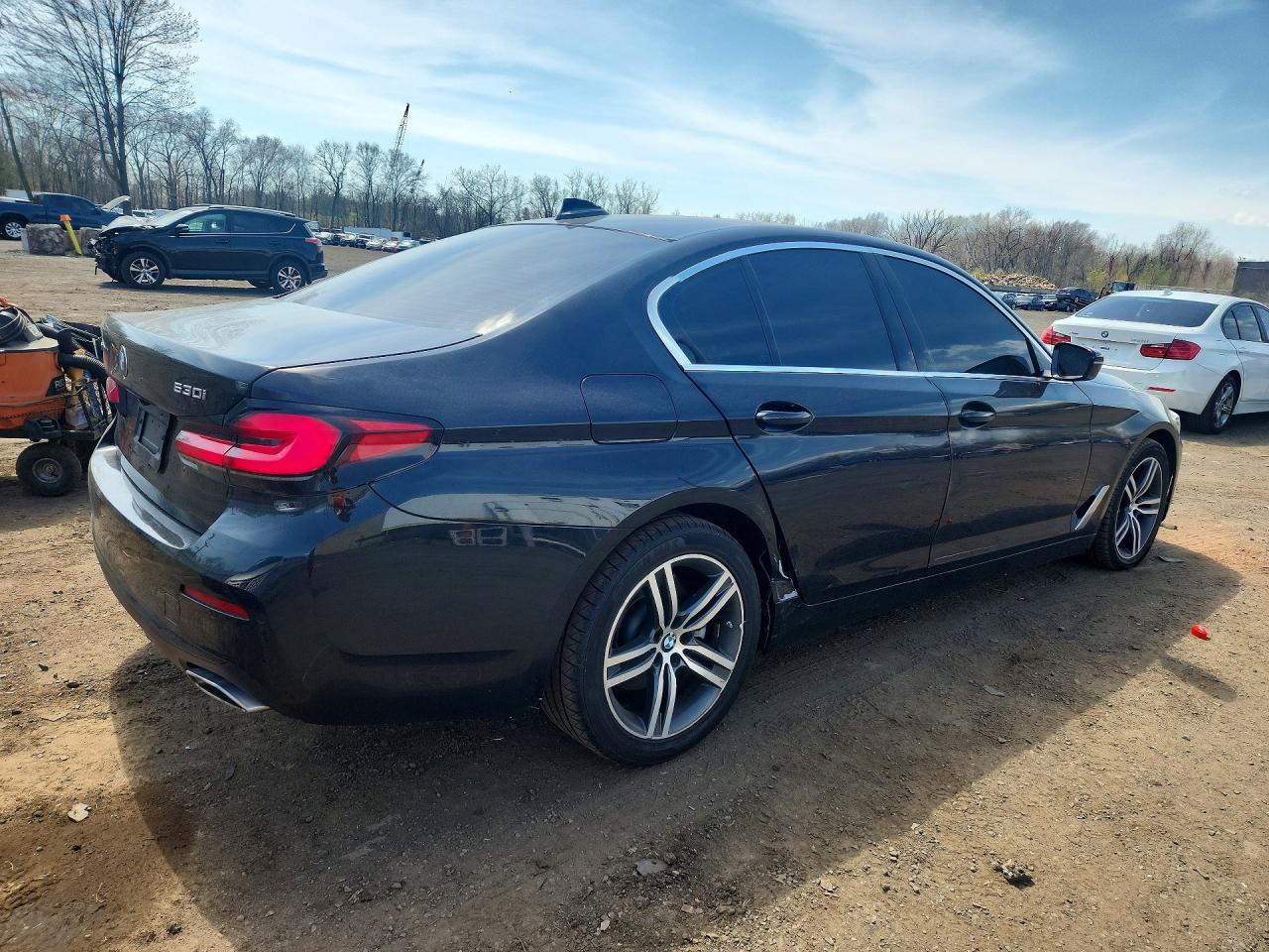 2022 BMW 530 Xi - Фото 3