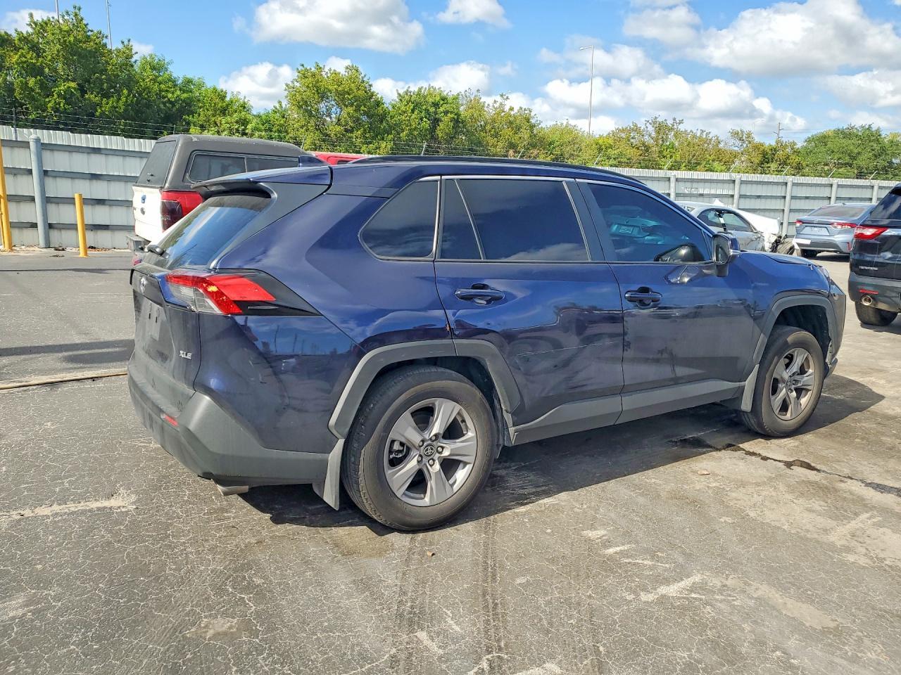 2025 Toyota Rav4 Xle - Image 3