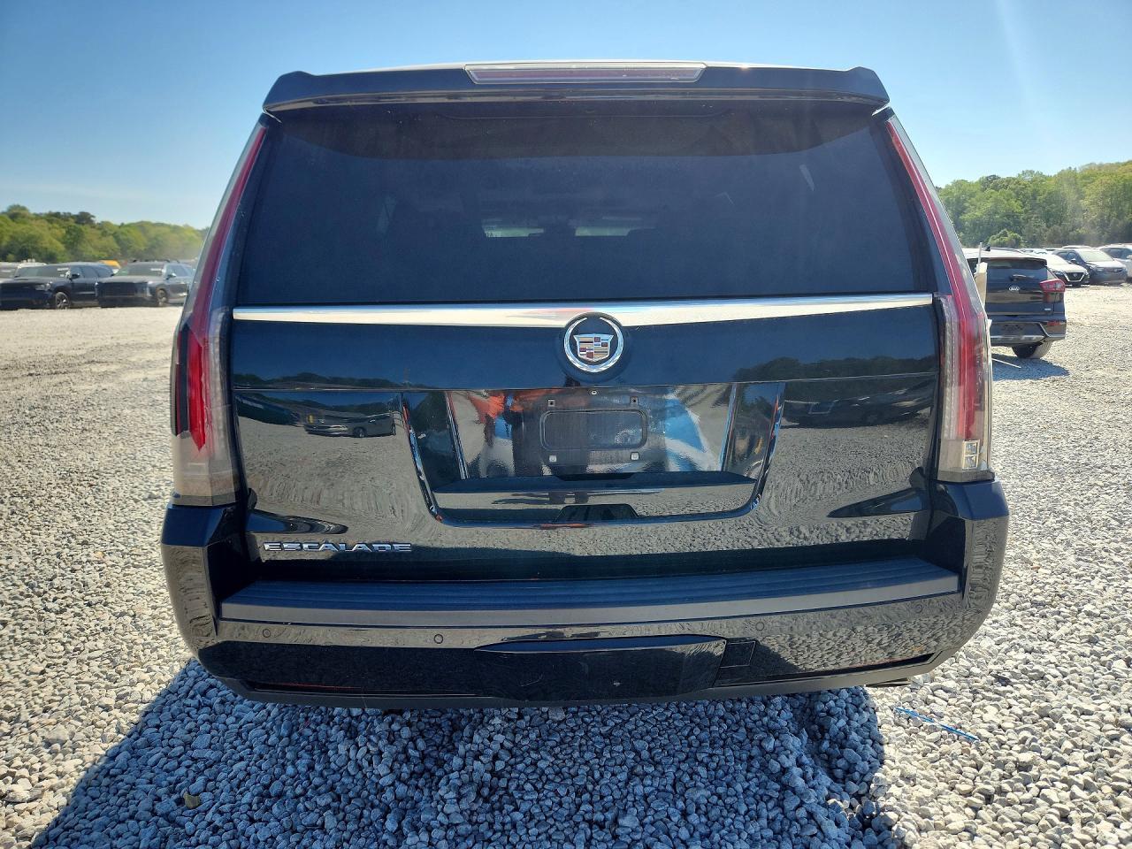 2015 Cadillac Escalade Luxury - Image 6