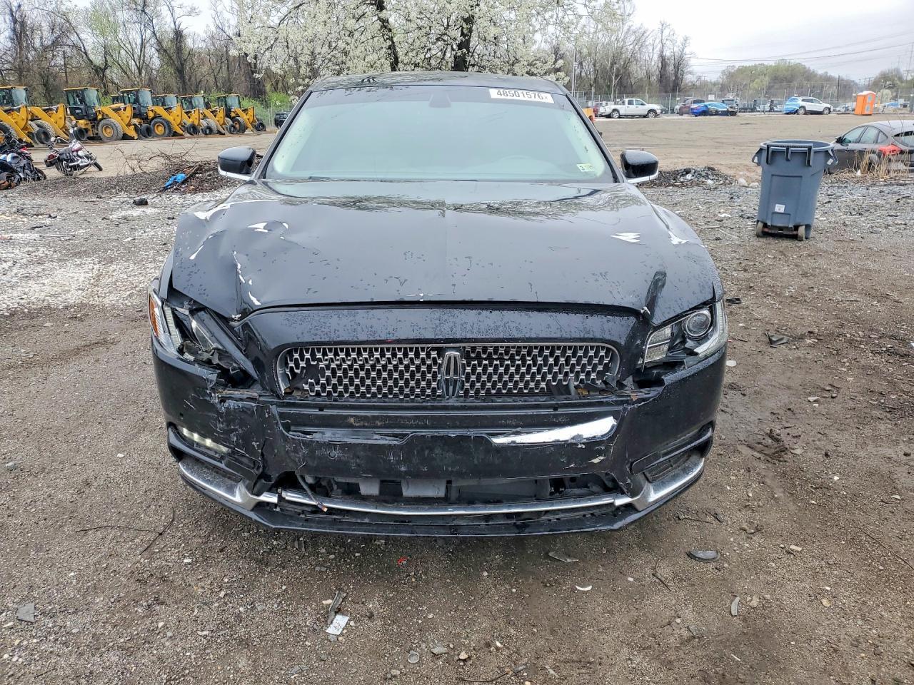 2017 Lincoln Continental Premiere - Image 5