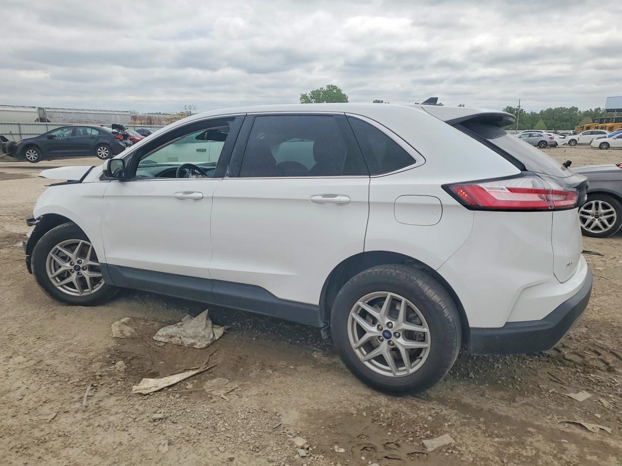 2022 Ford Edge Sel - Image 2