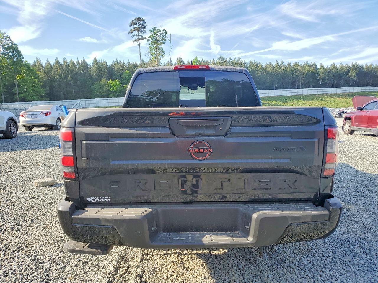 2025 Nissan Frontier Pro-X - Фото 6