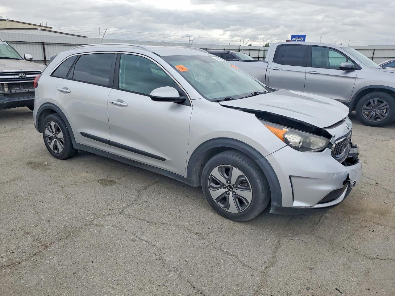 2017 Kia Niro Lx - Фото 4