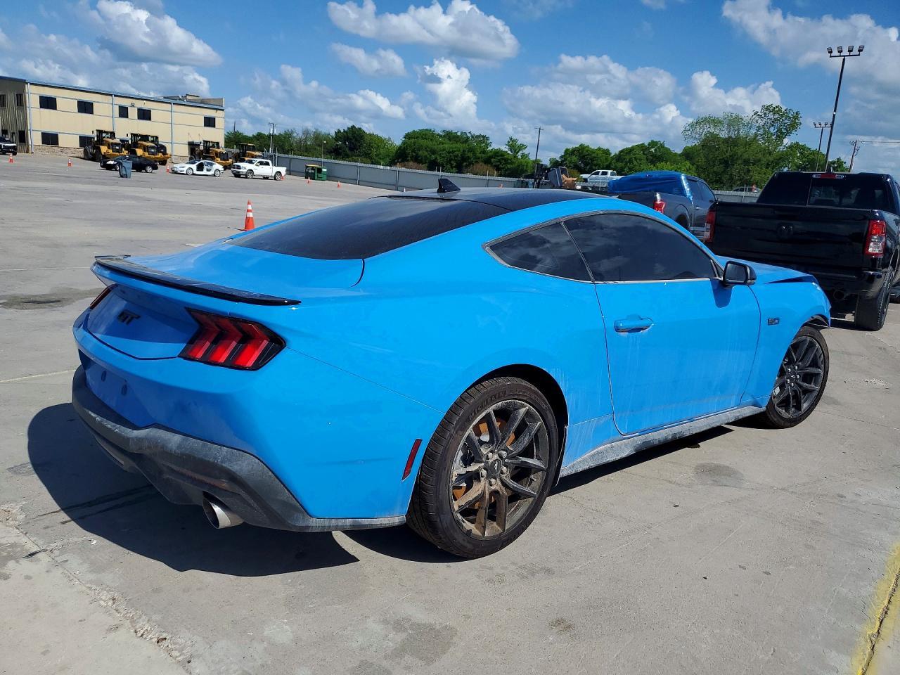 2024 Ford Mustang Gt - Image 3