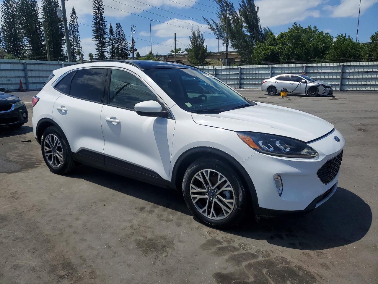 2020 Ford Escape Sel - Фото 4