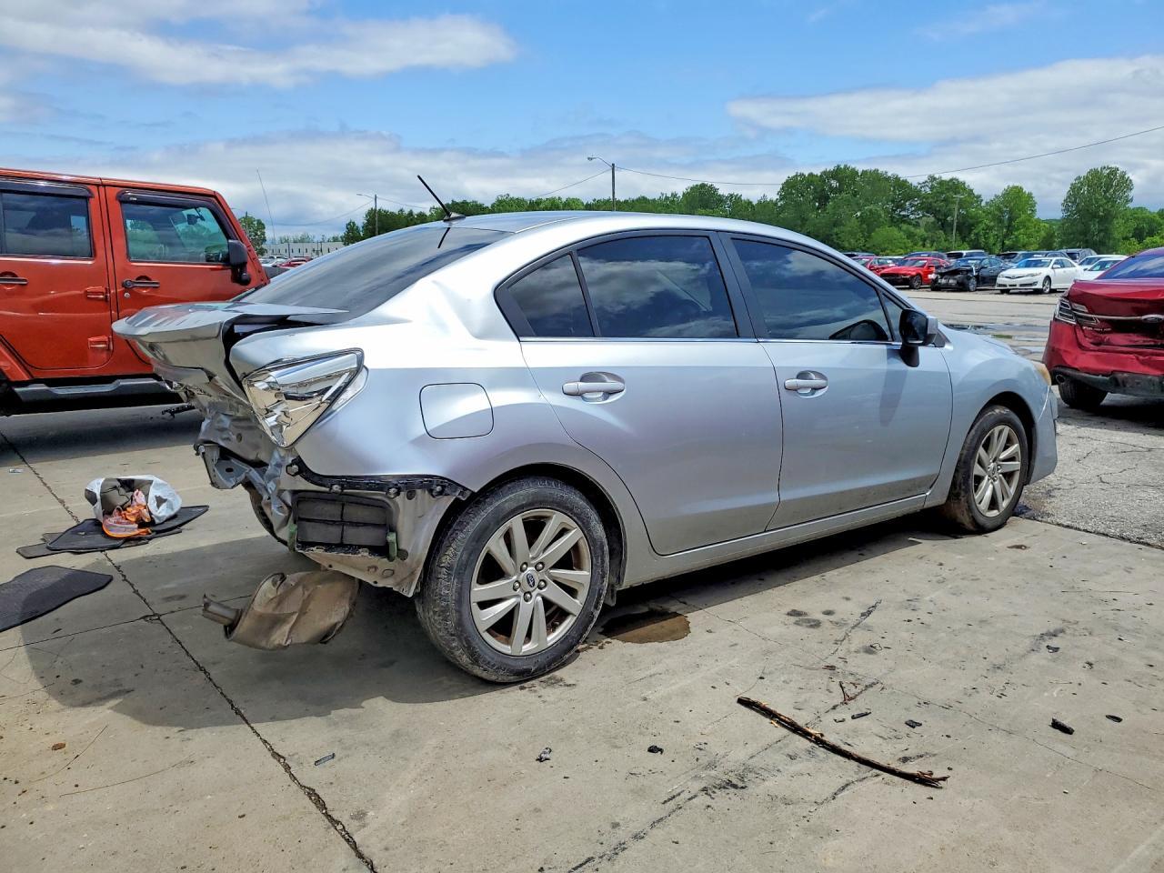 2015 Subaru Impreza Premium - Фото 3