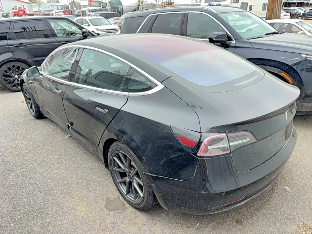 2018 Tesla Model 3 - Фото 3