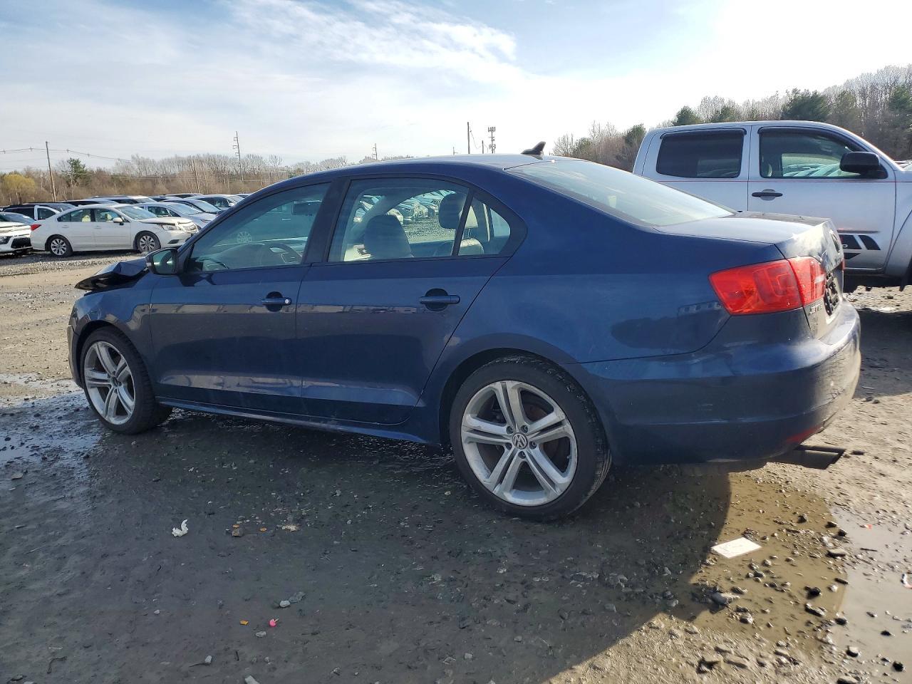 2014 Volkswagen Jetta Se - Фото 2