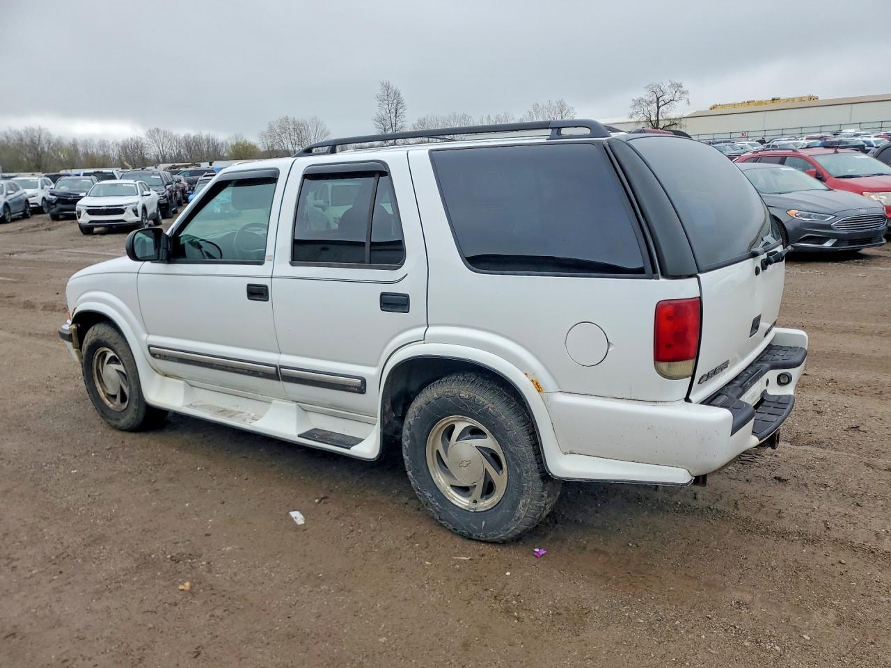 2001 Chevrolet Blazer - Фото 2