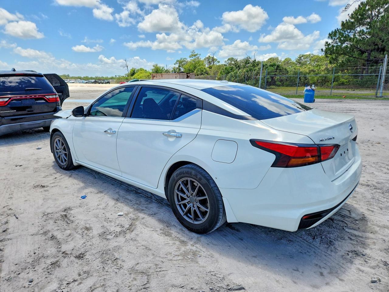 2020 Nissan Altima S - Image 2