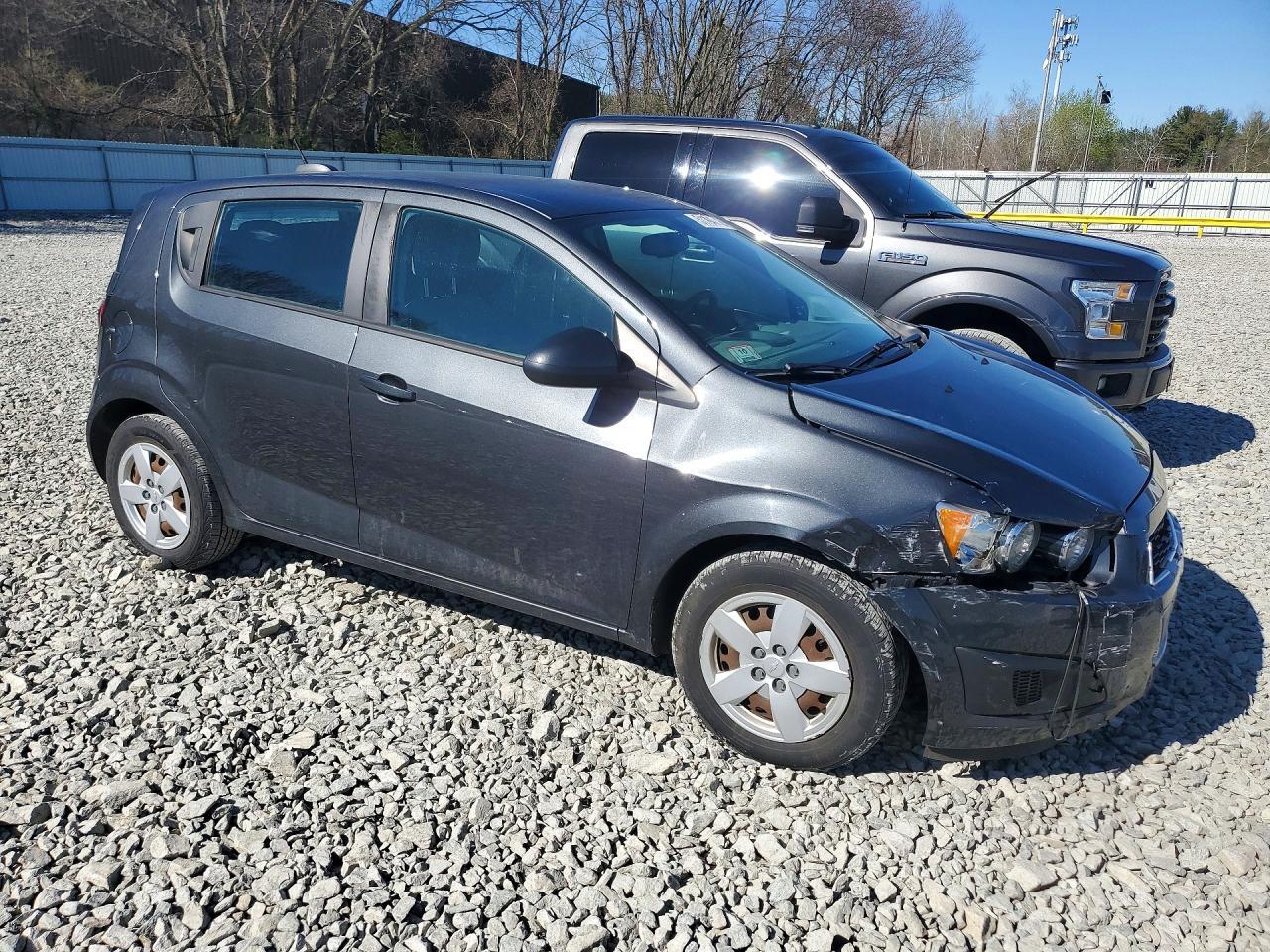 2016 Chevrolet Sonic Ls - Image 4