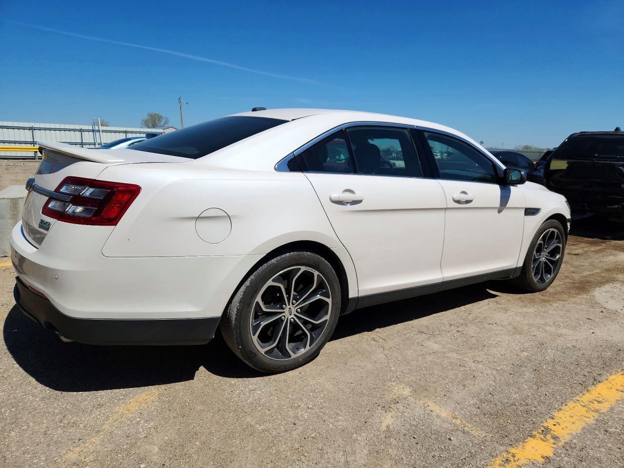 2019 Ford Taurus Sho - Image 3