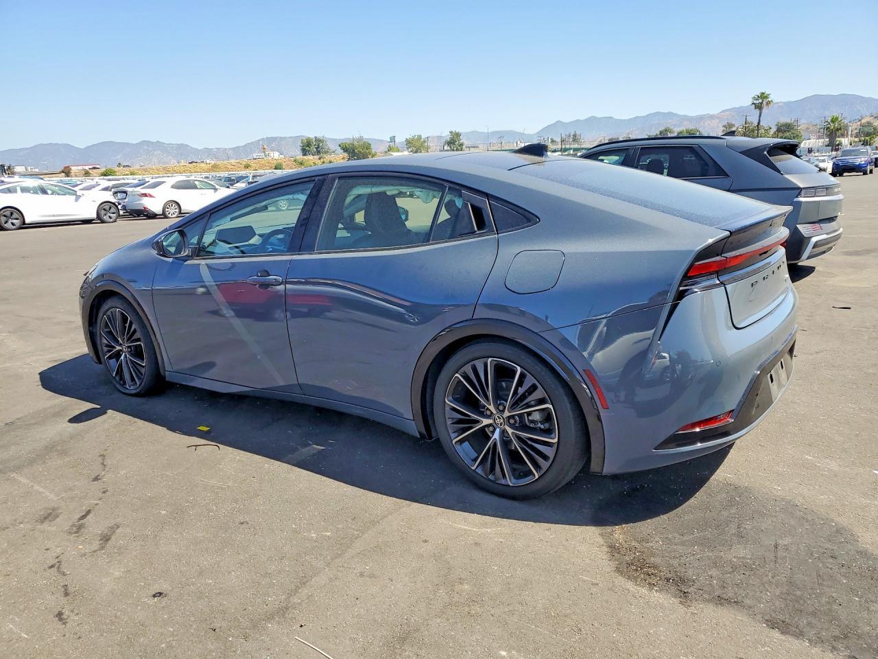 2024 Toyota Prius Limited - Фото 2