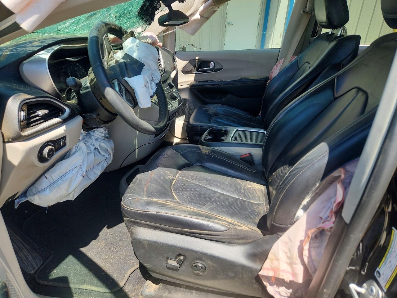 2022 Chrysler Pacifica Touring L - Image 7