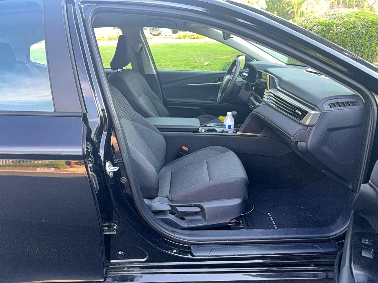 2025 Toyota Camry Le - Фото 5