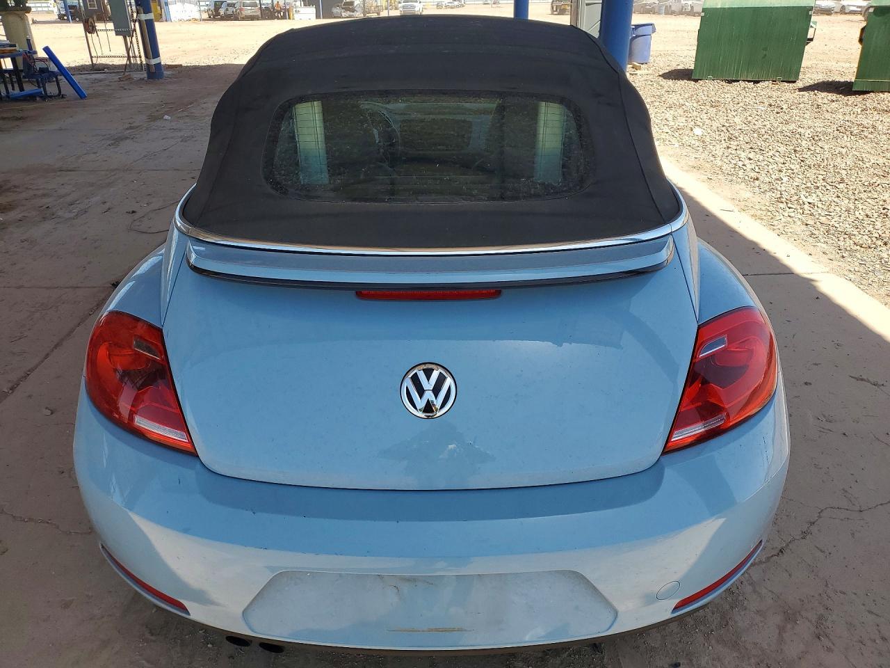 2015 Volkswagen Beetle 1.8T - Фото 6